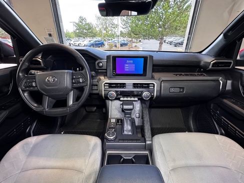 Used 2025 Toyota Tacoma SR5 AWD/4WD image 16