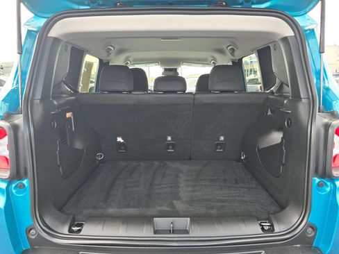 Used 2021 Jeep Renegade Sport w/ Sport Appearance Group AWD/4WD image 14