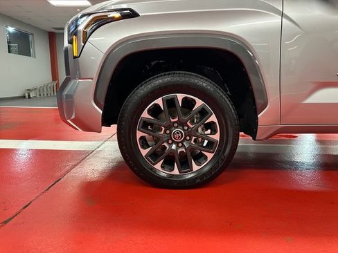 Used 2022 Toyota Tundra Limited w/ Power Package AWD/4WD image 28