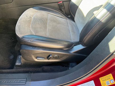 Used 2017 Ford Explorer XLT w/ XLT Technology Feature Bundle image 12