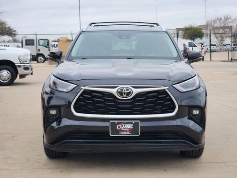 Used 2023 Toyota Highlander XLE image 9
