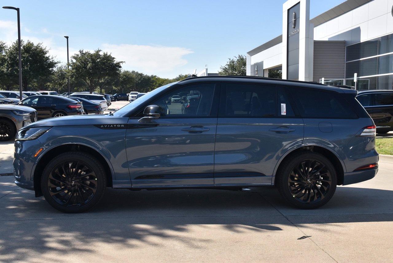 New 2027 Lincoln Aviator Reserve AWD/4WD image 11