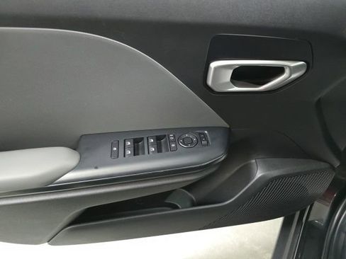 Used 2025 Kia K4 LXS image 16