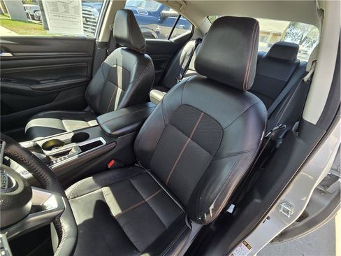 Used 2020 Nissan Altima 2.5 SR FWD image 12