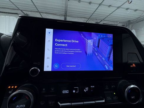 Certified 2024 Toyota Highlander XLE AWD/4WD image 28