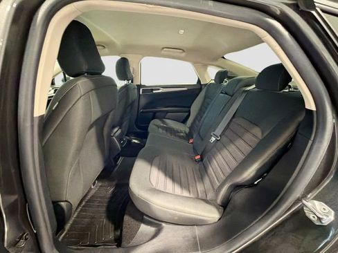 Used 2020 Ford Fusion SE image 21