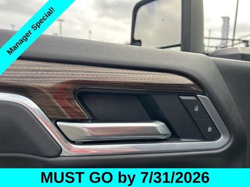 Used 2025 Chevrolet Silverado 2500 LT w/ Convenience Package AWD/4WD image 12