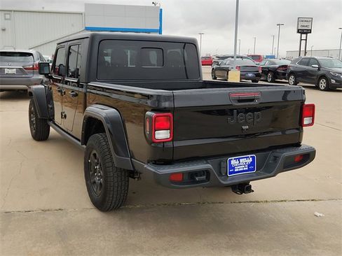 Used 2022 Jeep Gladiator Willys image 3