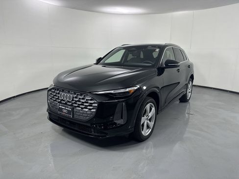 Certified 2025 Audi Q5 Premium Plus w/ Premium Plus AWD/4WD image 24
