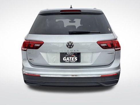 Used 2022 Volkswagen Tiguan SE image 8