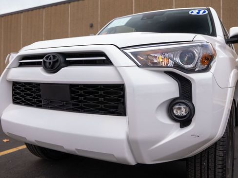 Used 2021 Toyota 4Runner SR5 image 10