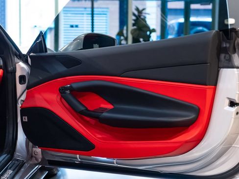 Certified 2022 Ferrari F8 Tributo RWD image 13