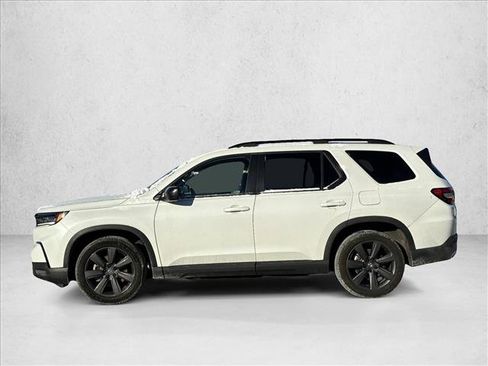 Used 2023 Honda Pilot Sport image 8