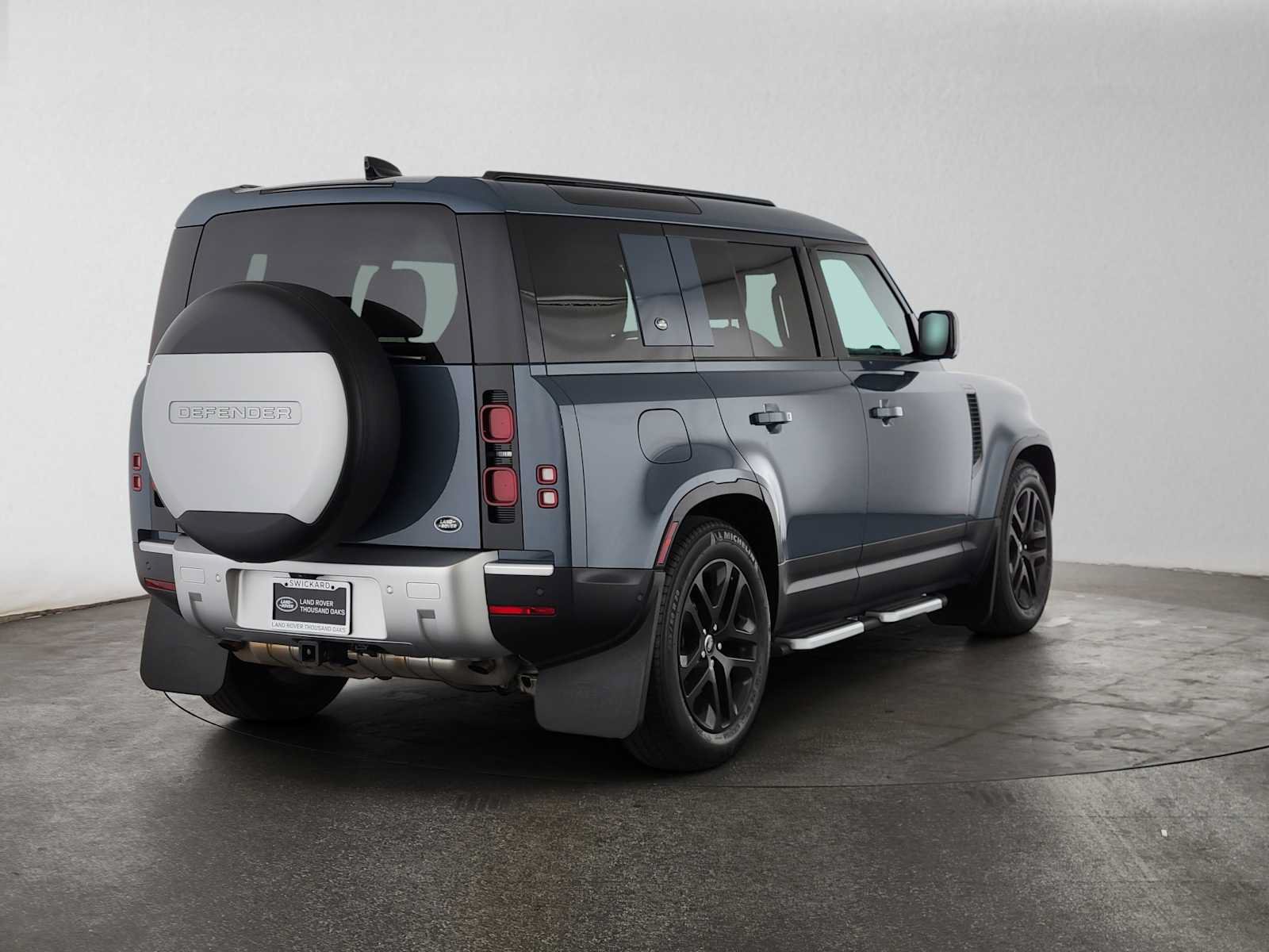 Used 2020 Land Rover Defender 110 HSE AWD/4WD image 5