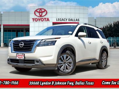 Used 2024 Nissan Pathfinder SV