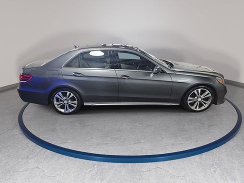 Used 2014 Mercedes-Benz E 350 Sedan image 4