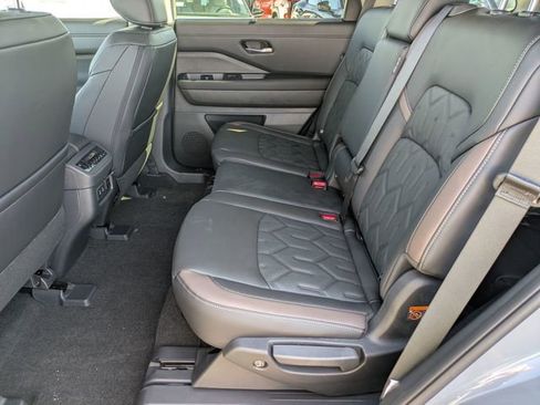 New 2026 Nissan Pathfinder Platinum image 29