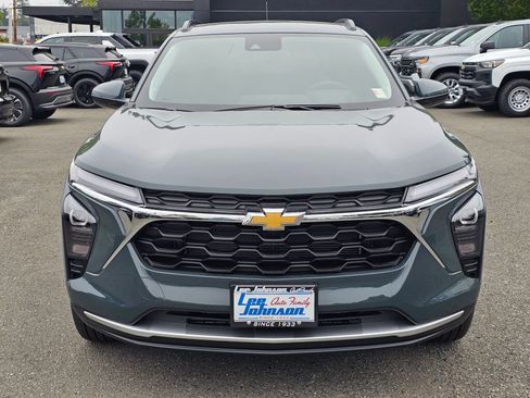 New 2026 Chevrolet Trax LT w/ Driver Confidence Package image 2