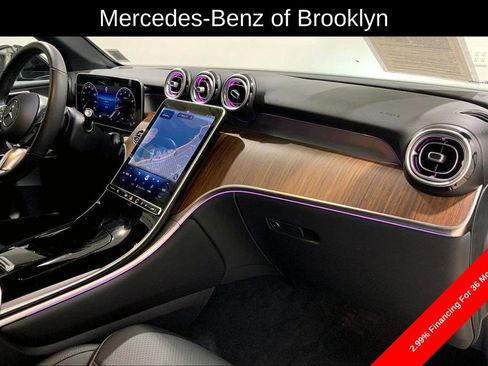 Used 2025 Mercedes-Benz GLC 300 4MATIC image 19