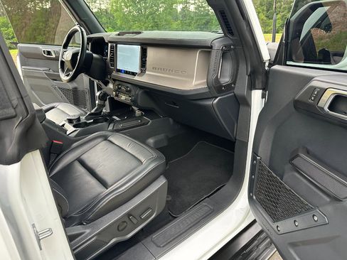 Used 2025 Ford Bronco Outer Banks AWD/4WD image 23