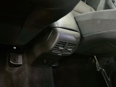 Used 2025 Ford Escape Active AWD/4WD image 28