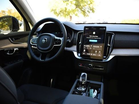 New 2026 Volvo XC90 B6 Plus w/ Protection Package Premier AWD/4WD image 18