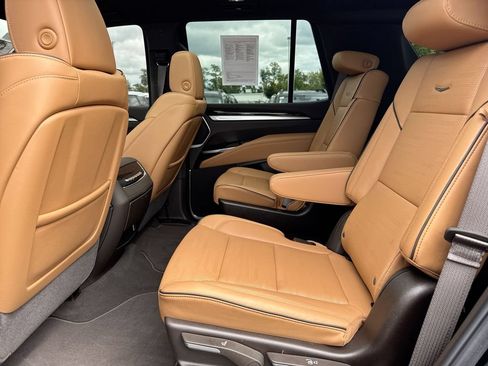 Used 2025 Cadillac Escalade Premium Luxury w/ Touring Package AWD/4WD image 24