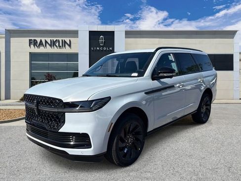New 2026 Lincoln Navigator Reserve AWD/4WD image 3