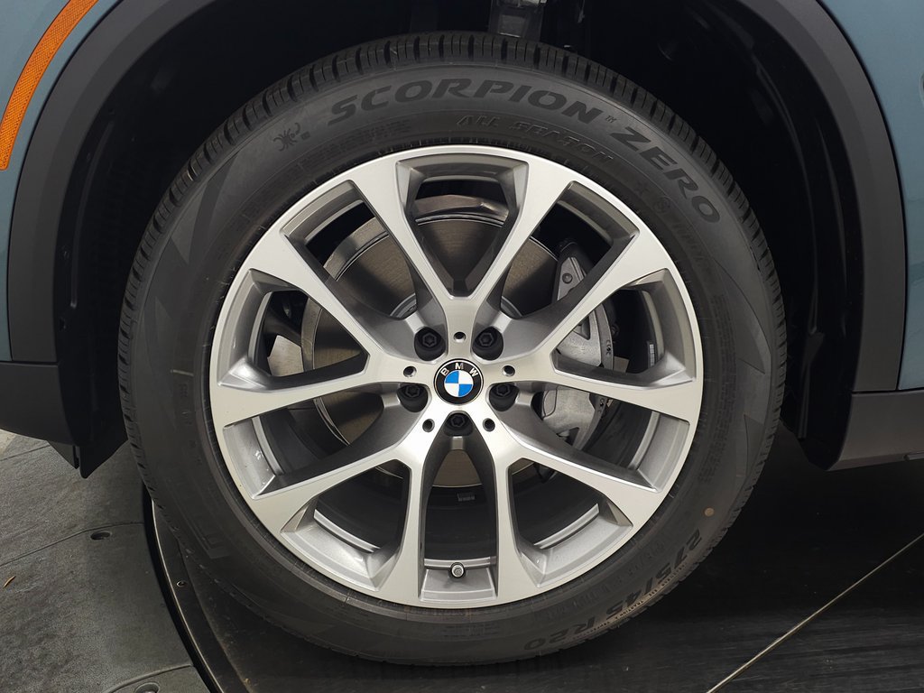 Used 2026 BMW X5 xDrive40i w/ Parking Assistance Package AWD/4WD image 7