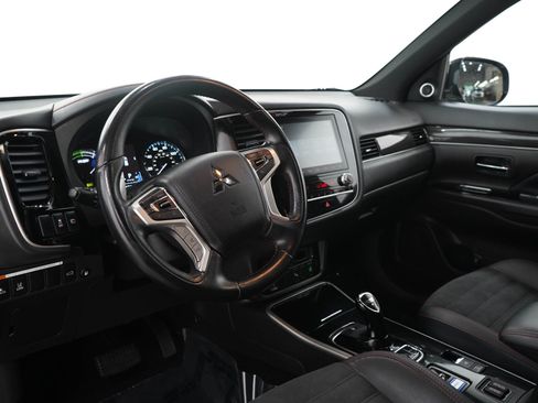 Used 2022 Mitsubishi Outlander 4WD Plug-In Hybrid image 24