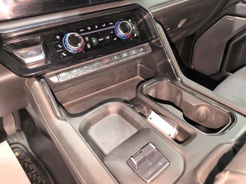 Used 2024 GMC Sierra 2500 AT4X image 19