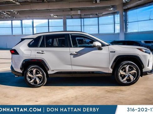 Used 2023 Toyota RAV4 SE w/ Weather & Moonroof Package image 36