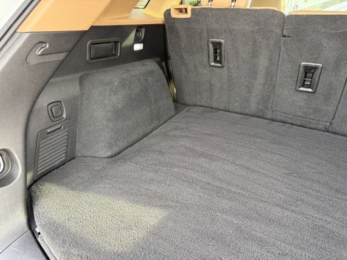 Used 2017 Cadillac XT5 Platinum w/ Driver Assist Package image 27