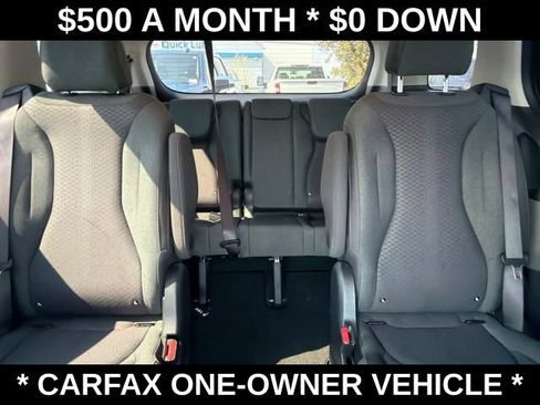 Used 2025 Kia Carnival LX FWD image 36