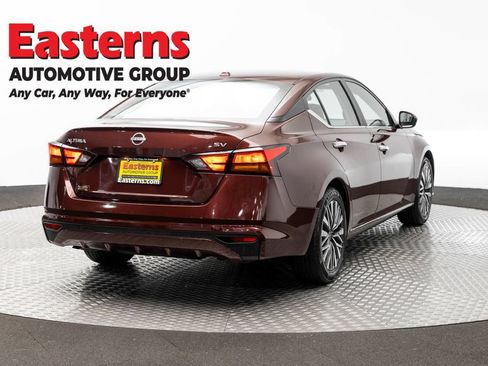 Used 2024 Nissan Altima 2.5 SV FWD image 5