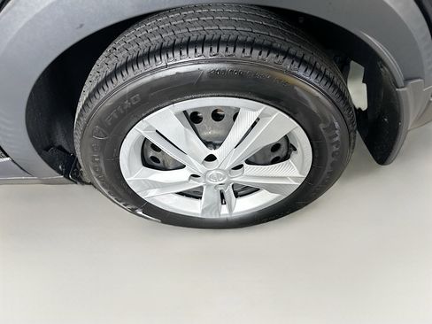 Used 2024 Nissan Kicks S FWD image 11