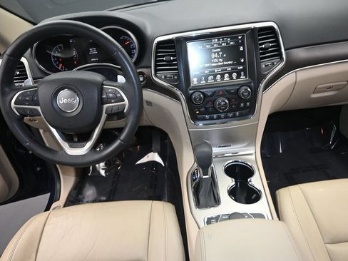 Used 2017 Jeep Grand Cherokee Limited AWD/4WD image 14