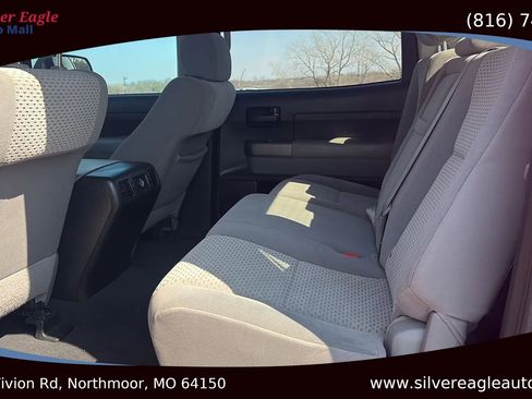 Used 2012 Toyota Tundra 4x4 CrewMax w/ Tow Pkg image 10