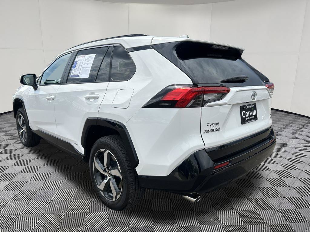Used 2025 Toyota RAV4 SE AWD/4WD image 5
