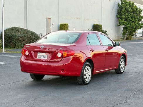 Used 2010 Toyota Corolla LE FWD image 4