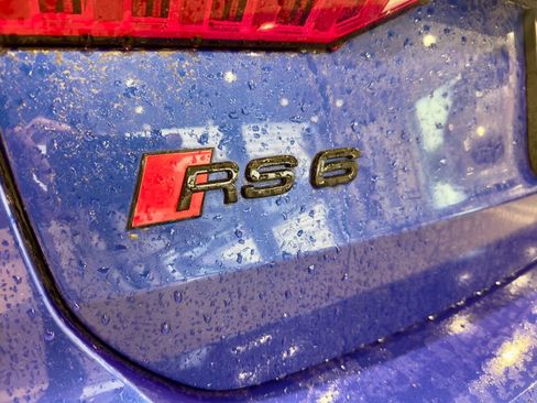 Used 2023 Audi RS 6 w/ Carbon Optic Package image 5
