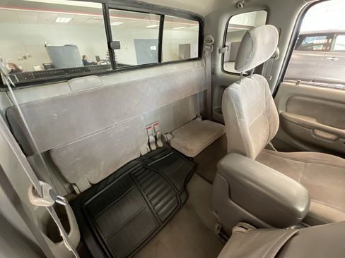 Used 2004 Toyota Tacoma 4x4 Xtracab V6 image 17