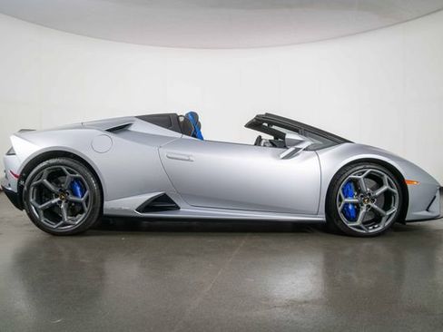 Used 2023 Lamborghini Huracan EVO RWD image 9