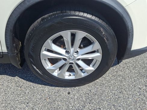 Used 2016 Nissan Rogue SV w/ SV Premium Package AWD/4WD image 9