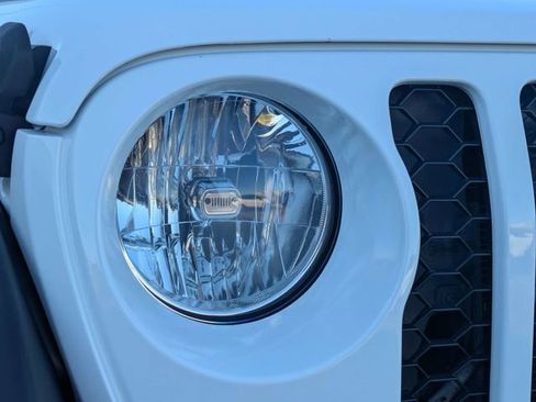 Used 2021 Jeep Gladiator Sport w/ Trailer Tow Package image 9