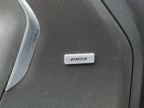 Used 2023 GMC Yukon XL SLT w/ SLT Premium Package image 19