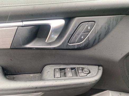 Used 2025 Buick Enclave Preferred image 11