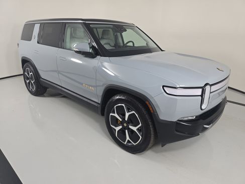 Used 2024 Rivian R1S Adventure AWD/4WD image 7