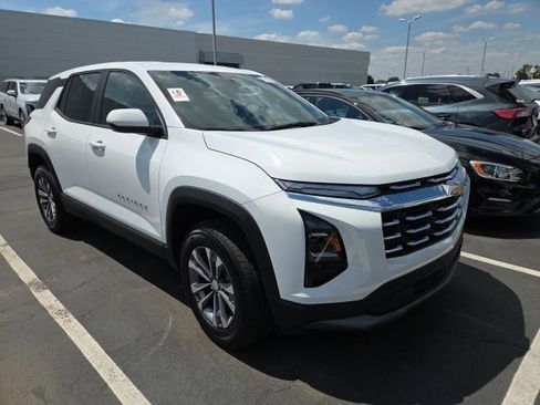 Used 2026 Chevrolet Equinox LT FWD image 4