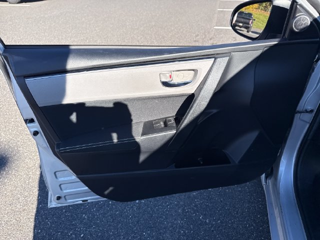 Used 2019 Toyota Corolla LE FWD image 22